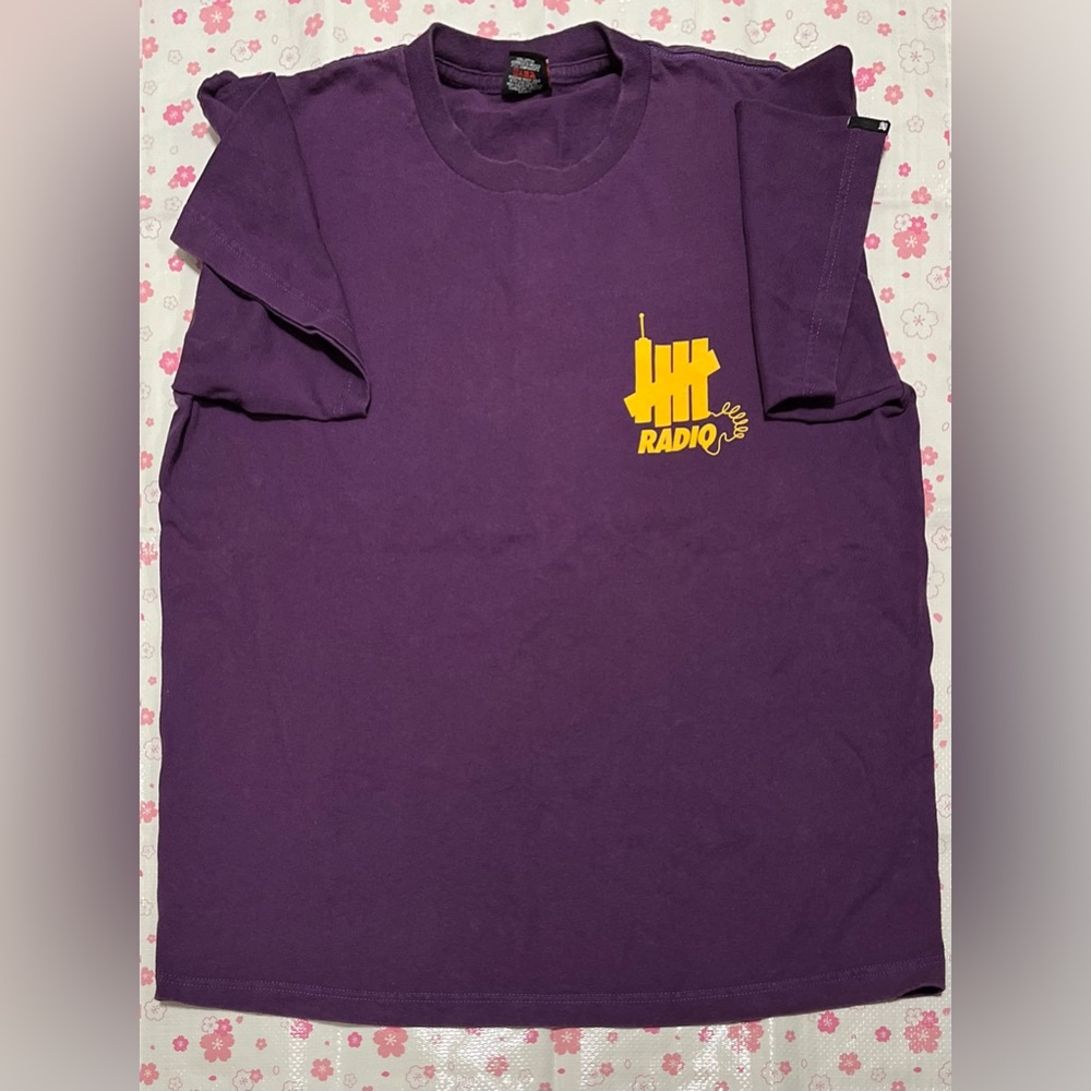 Undefeated Purple Radio Strike-Through/Play Dirty Logo Tee Mens Size L